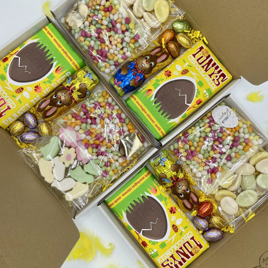 Paasgeschenk met vrolijke verpakking